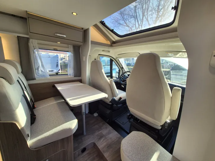 Fahrzeugbild Carado T338 pro+ *LED*Hubbett*Automatik* #9