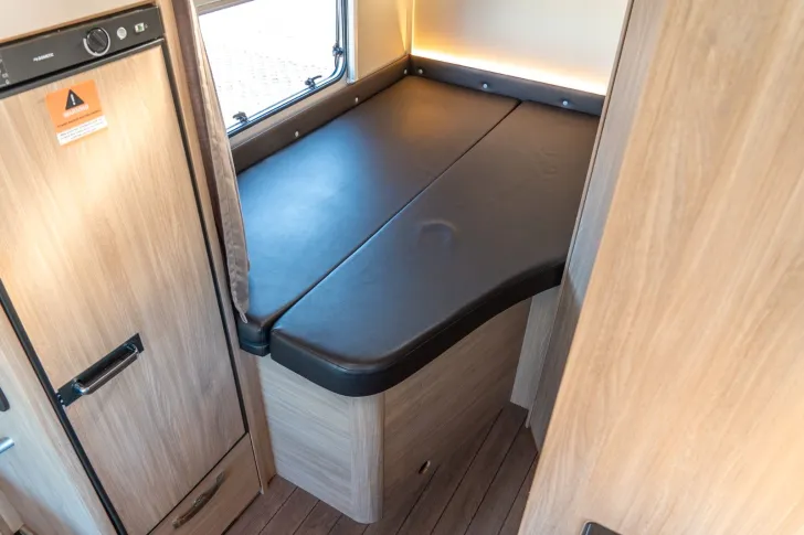 Fahrzeugbild Weinsberg CaraSuite 650 MF *5 Personen*Hubbett*Franz. Bett #12