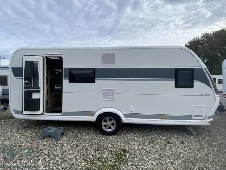 Fahrzeugbild Hobby De Luxe 560 KMFe 2025 - Festtoiltte #5