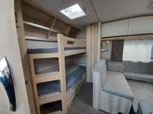 Fahrzeugbild Hobby De Luxe 560 KMFe 2025 - Festtoiltte #7