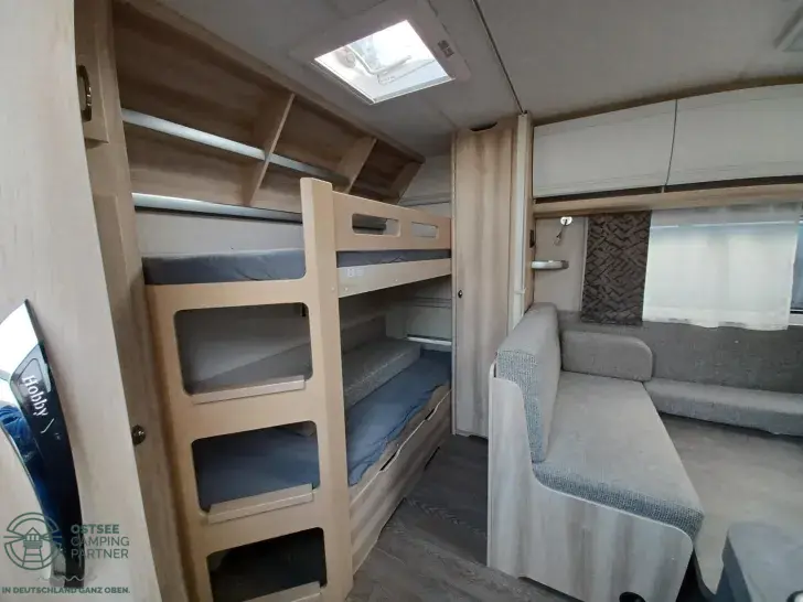 Fahrzeugbild Hobby De Luxe 560 KMFe 2025 - Festtoiltte #7