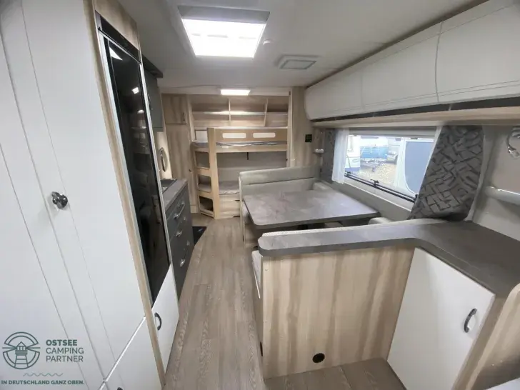 Fahrzeugbild Hobby De Luxe 560 KMFe 2025 - Festtoiltte #12