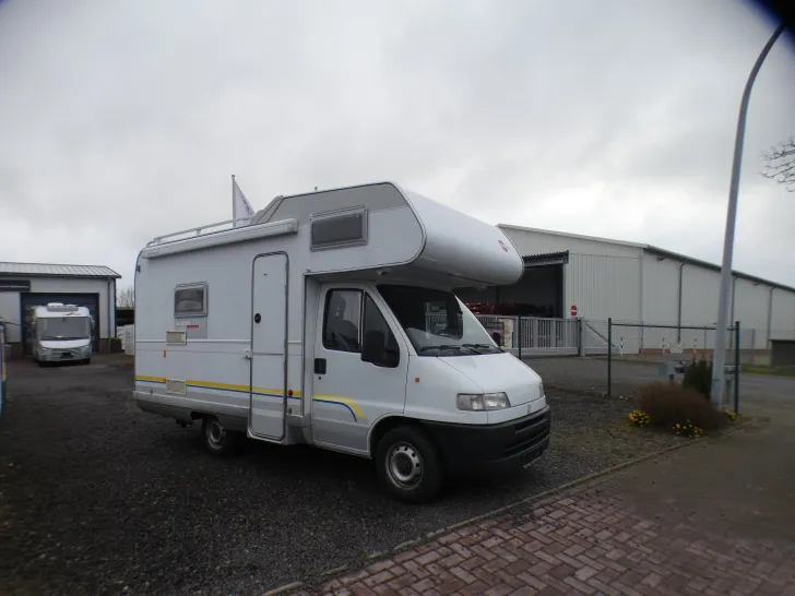 Fahrzeugbild Bürstner Alkoven A 530 Active #2