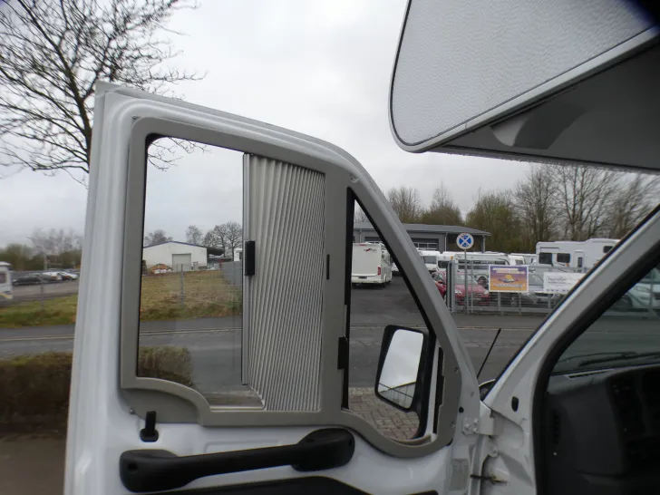 Fahrzeugbild Bürstner Alkoven A 530 Active #7