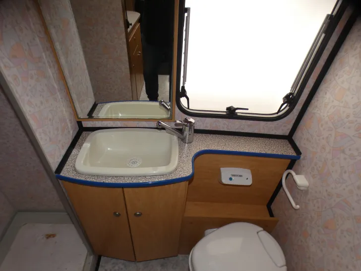 Fahrzeugbild Bürstner Alkoven A 530 Active #20