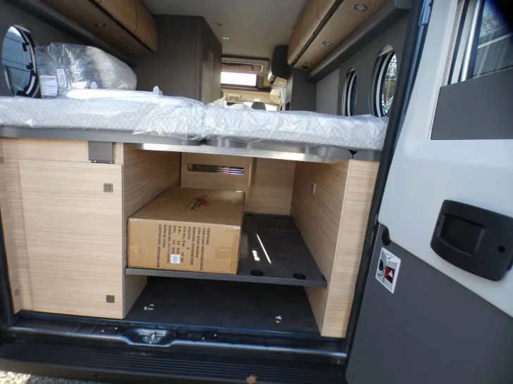 Fahrzeugbild Malibu Van First Class - Two Rooms 640 LE RB charming GT skyview #20