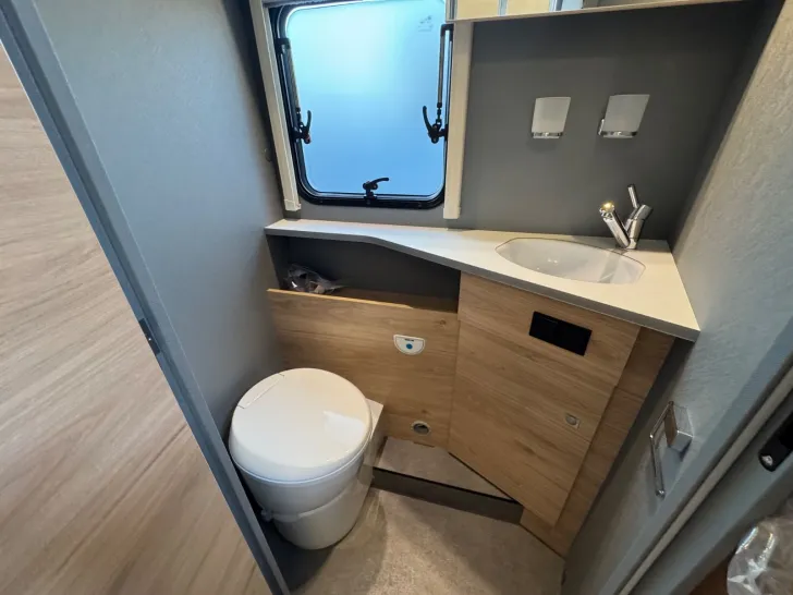 Fahrzeugbild Dethleffs Just Camp Active T 7052 EB Modell 2026 #12