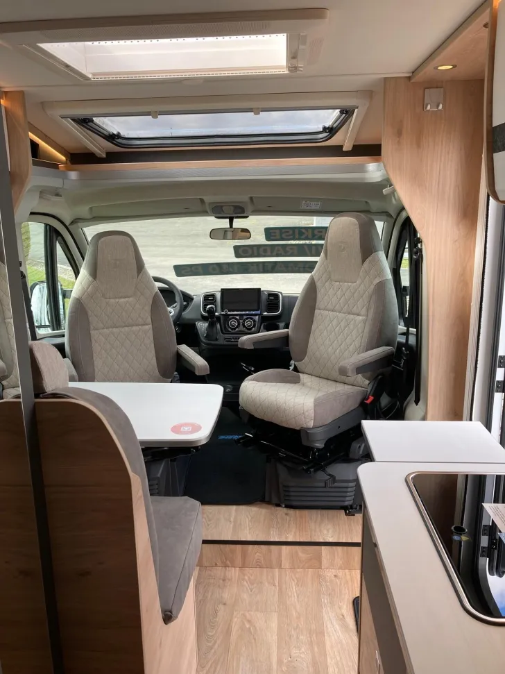 Fahrzeugbild Dethleffs Globebus Camp T 4 Navi/Markise/AT/AHK/Klima #9