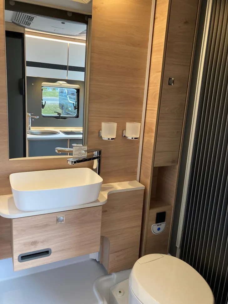 Fahrzeugbild Dethleffs Globebus Camp T 4 Navi/Markise/AT/AHK/Klima #14