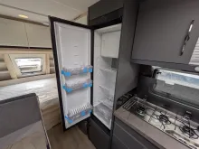 Fahrzeugbild Hobby De Luxe 490 KMF 1800kg/Fußbodenerwärmung/Dunstabzugshaube #11