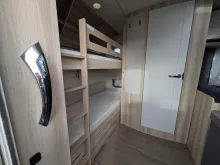 Fahrzeugbild Hobby De Luxe 490 KMF 1800kg/Fußbodenerwärmung/Dunstabzugshaube #20