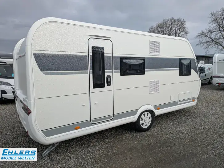 Fahrzeugbild Hobby De Luxe 490 KMF 1800kg/Fußbodenerwärmung/Dunstabzugshaube #23