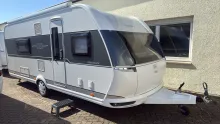 Schräg Vorne Hobby Prestige 560 WFU Dachklimaanlage