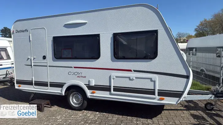 Seitlich Dethleffs c' joy 420 QSH Active