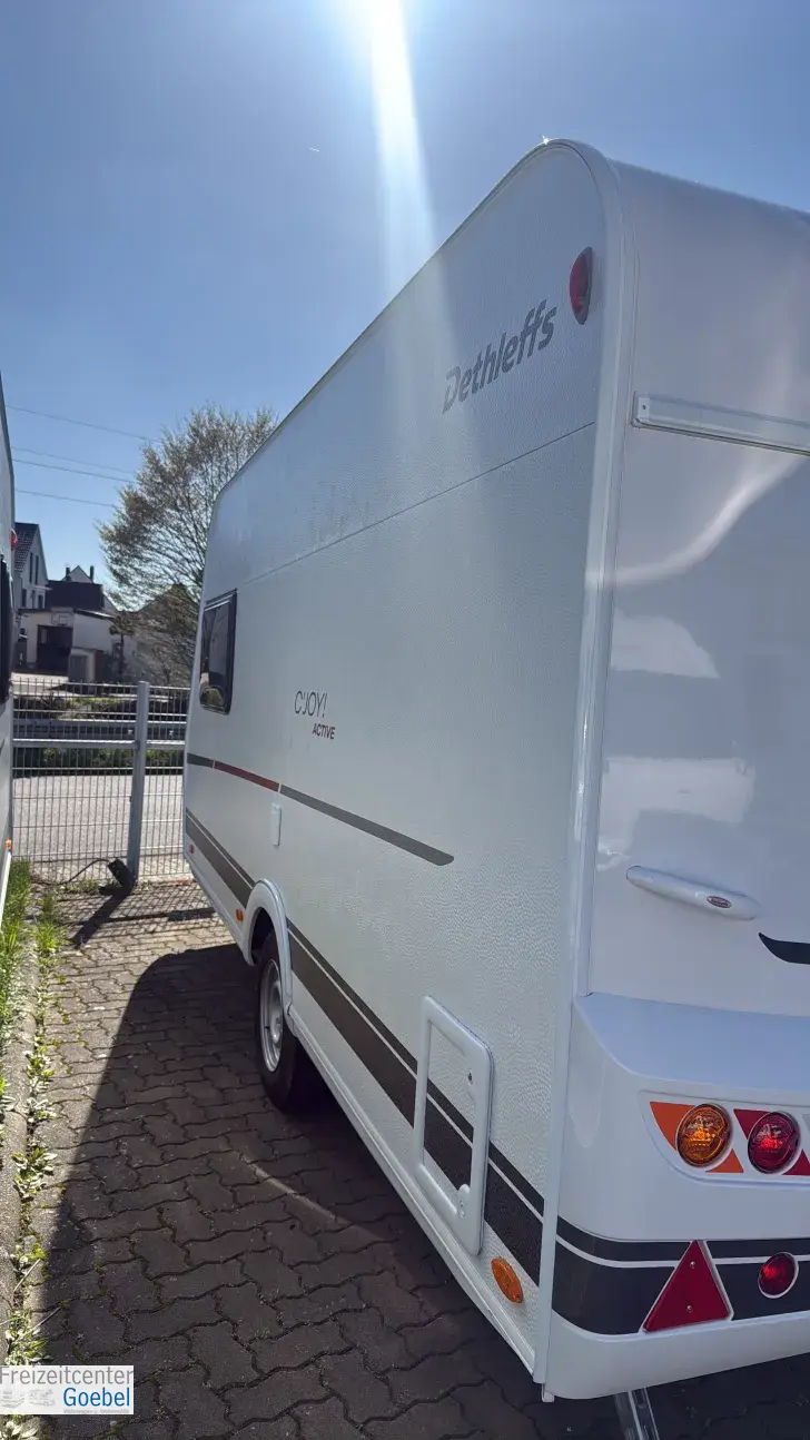 Schräg Vorne Dethleffs c' joy 420 QSH Active