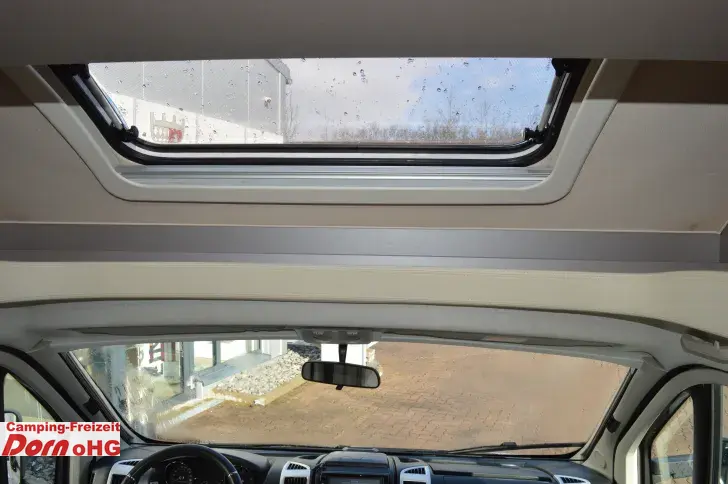 Fahrzeugbild Bürstner Lyseo TD 680 G Navigation/Rückfahrkamera #13