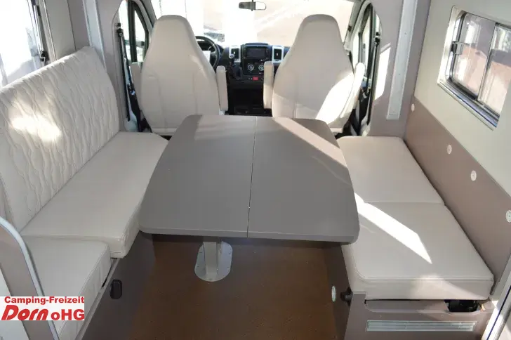 Fahrzeugbild Bürstner Lyseo TD 680 G Navigation/Rückfahrkamera #14