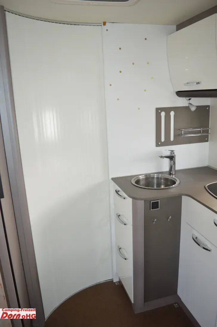 Fahrzeugbild Bürstner Lyseo TD 680 G Navigation/Rückfahrkamera #26