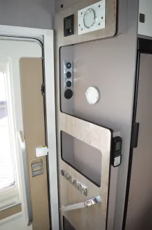 Fahrzeugbild Bürstner Lyseo TD 680 G Navigation/Rückfahrkamera #27