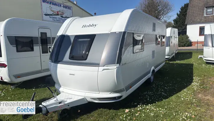 Schräg Vorne Hobby De Luxe 540 UL Auflastung 1800 kg