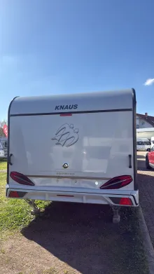 Frontal Hinten Knaus Südwind 650 PEB Black Selection