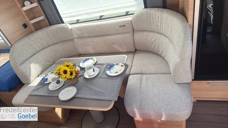Sitzgruppe Knaus Südwind 650 PEB Black Selection