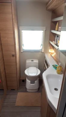 Toilette Knaus Südwind 650 PEB Black Selection