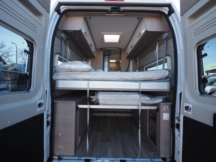 Fahrzeugbild Pössl Roadcruiser Revolution, el. Hubbett + Längsbett #4