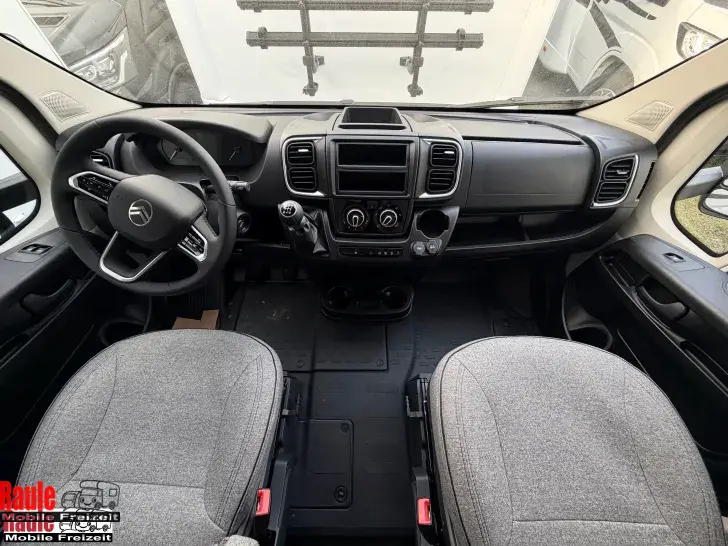 Fahrzeugbild Sunlight T 67 *Keep on Rolling* #3