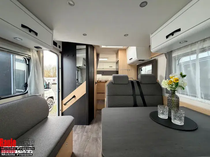 Fahrzeugbild Sunlight T 67 *Keep on Rolling* #5