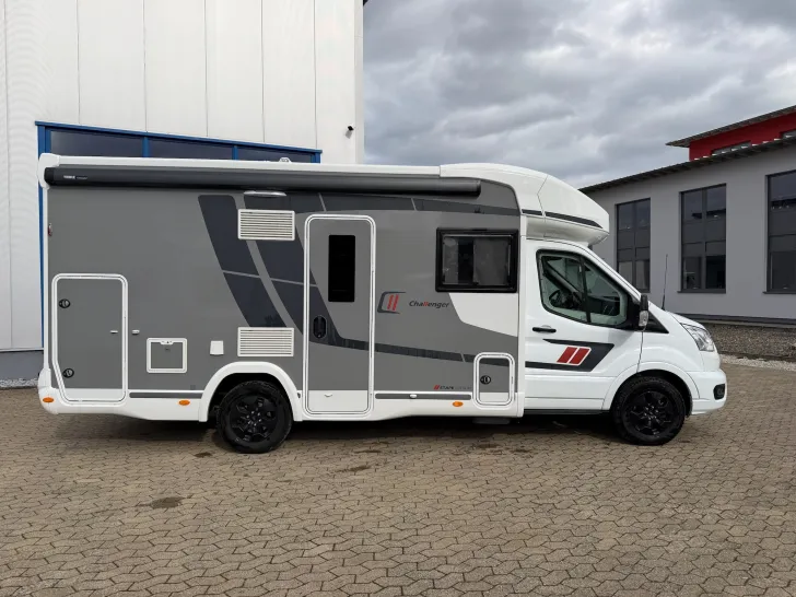 Fahrzeugbild Challenger 260 Etape Edition - Raumwunder #9