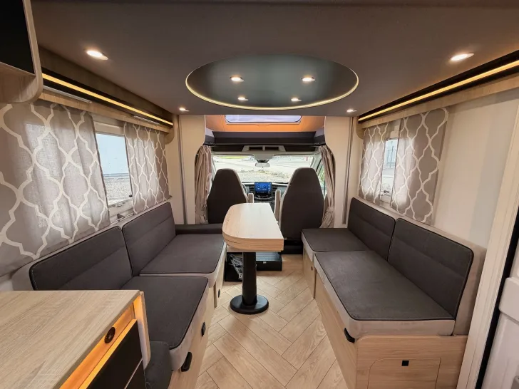 Fahrzeugbild Challenger 260 Etape Edition - Raumwunder #12