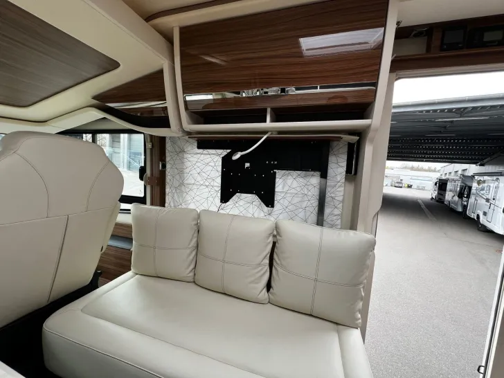Fahrzeugbild Eura Mobil Integra 890 EB AT9G+Leder+5Sitze+Luminary+Markise #14
