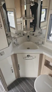 Fahrzeugbild Phoenix Midi-Alkoven Daily 7200 RSL Alkoven-Längstbetten*Automatik #10