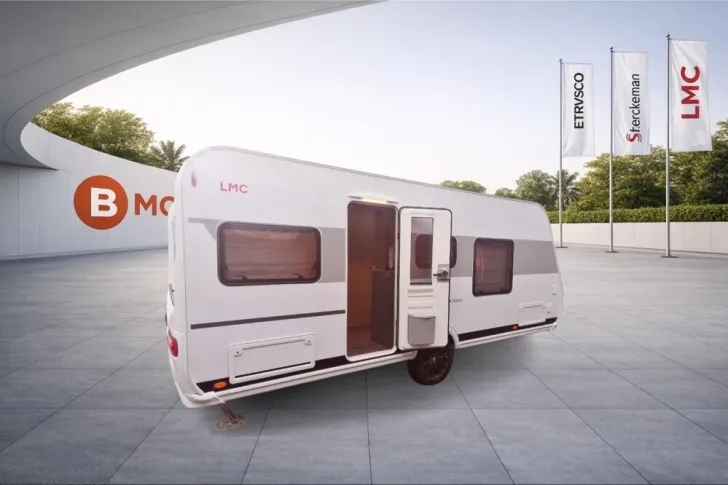 Fahrzeugbild LMC Videro 450 D #2