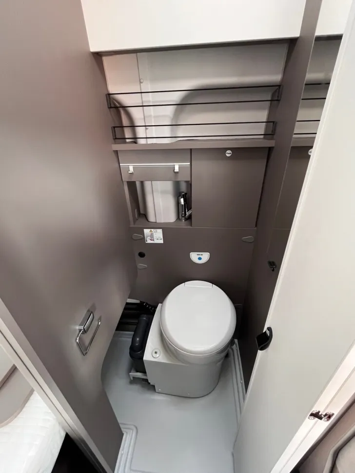 Fahrzeugbild LMC Innovan Ford 592 #8