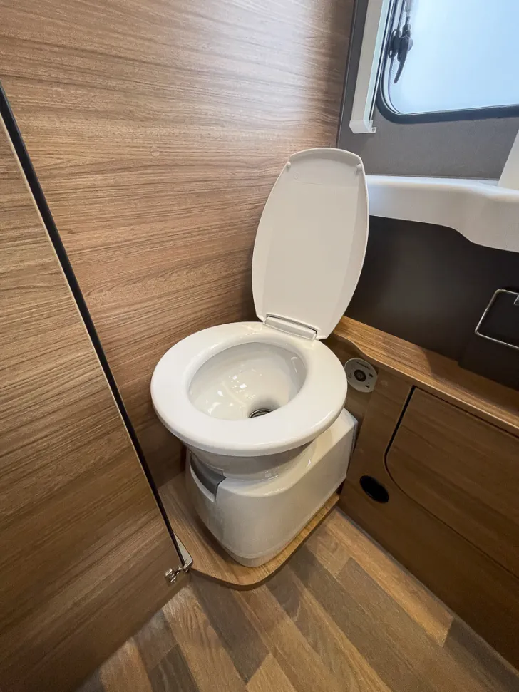 Fahrzeugbild Weinsberg CaraSuite 700 ME *5.Sitzpl.*Markise* #35