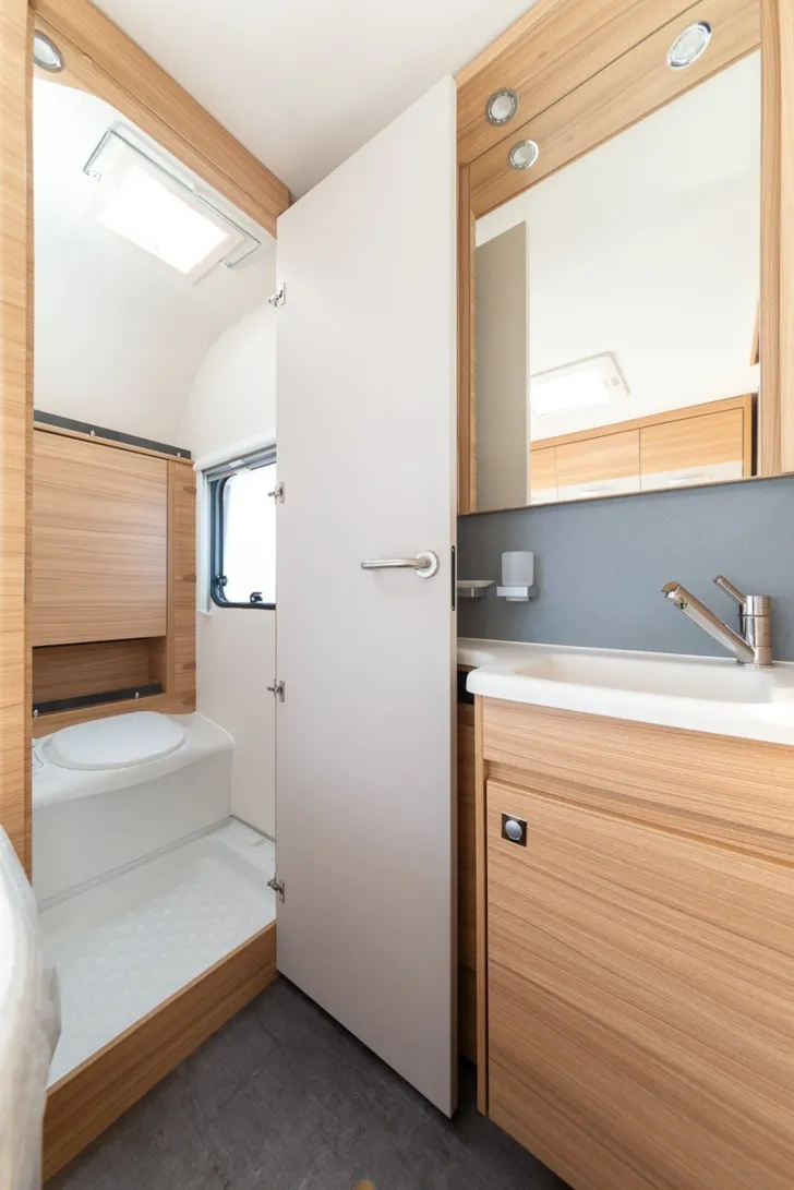 Fahrzeugbild Dethleffs Camper 730 FKR // 9.254  reduziert #17