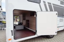 Fahrzeugbild Carado T447 pro+ *Hubbett* #26