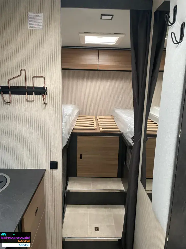 Fahrzeugbild Rimor SARUS 98 P 2025 Solar Markise RFK uvm. #10