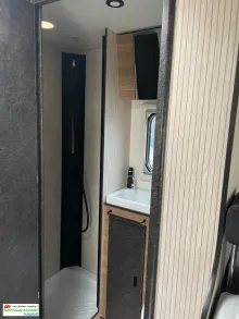 Fahrzeugbild Rimor SARUS 98 P 2025 Solar Markise RFK uvm. #13