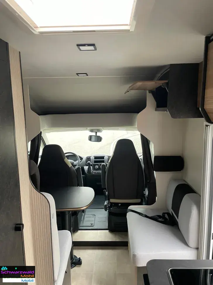 Fahrzeugbild Rimor SARUS 98 P 2025 Solar Markise RFK uvm. #14