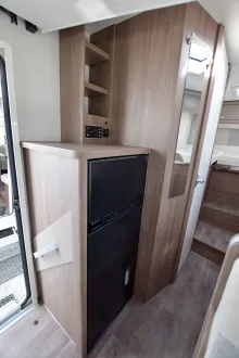 Fahrzeugbild Carado T338 *Hubbett*Faltverdunkelung* #13