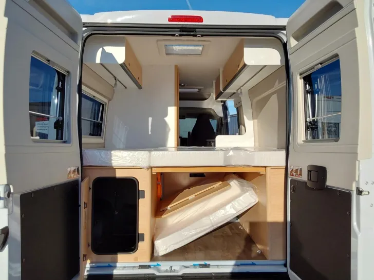 Fahrzeugbild Sunlight Cliff 600 Peugeot #7