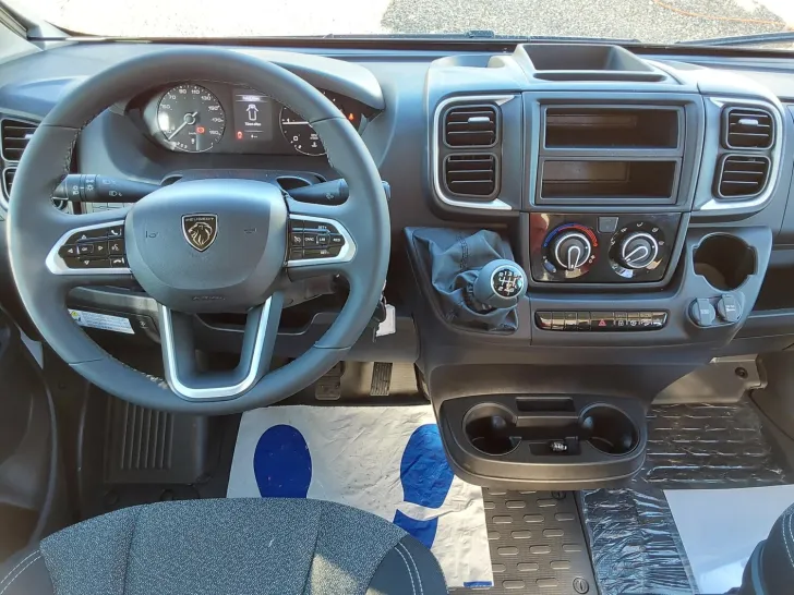 Fahrzeugbild Sunlight Cliff 600 Peugeot #9