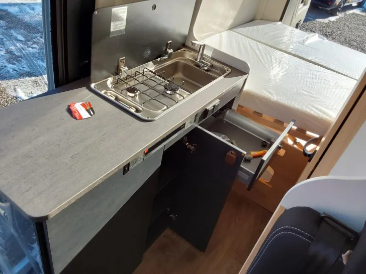 Fahrzeugbild Sunlight Cliff 600 Peugeot #10