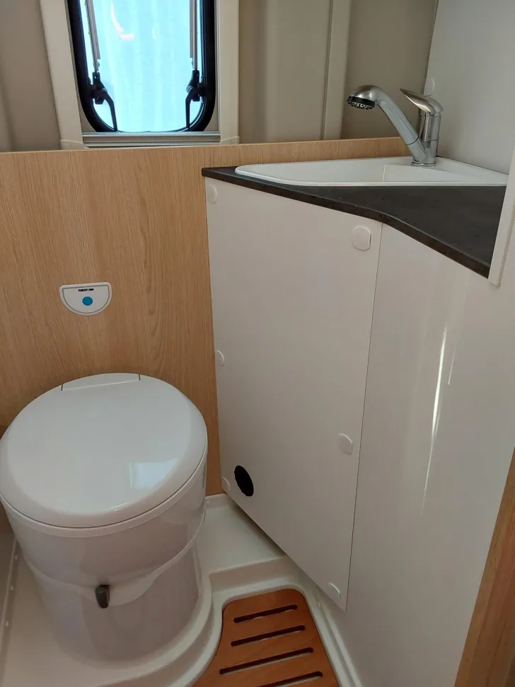 Fahrzeugbild Sunlight Cliff 600 Peugeot #11