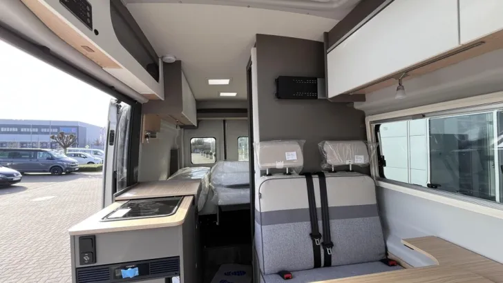 Fahrzeugbild LMC Innovan Ford 592 #8