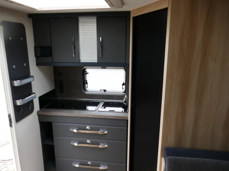 Fahrzeugbild Hobby De Luxe 460 SL #9