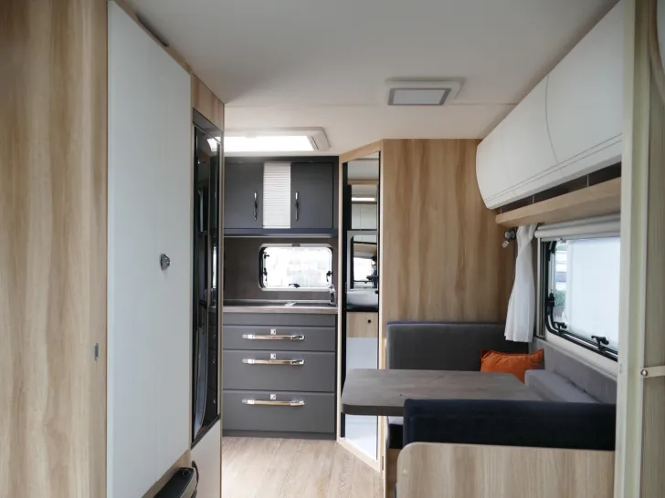 Fahrzeugbild Hobby De Luxe 460 SL #18